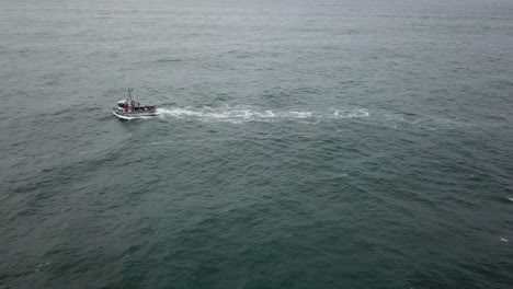 Fishing-boat-braves-rough-seas