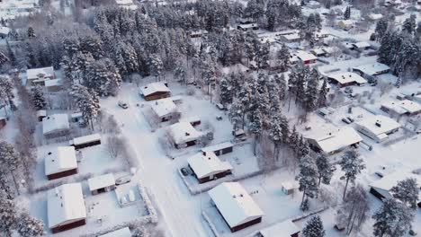 Varias-Viviendas-Unifamiliares-En-Un-Frío-Día-De-Invierno