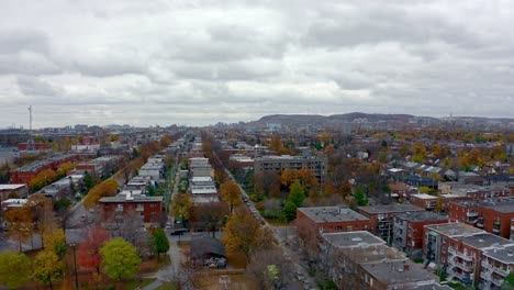 Aerial-shot-showing-Montreal's-cityscape-on-a-grey-autumn-day