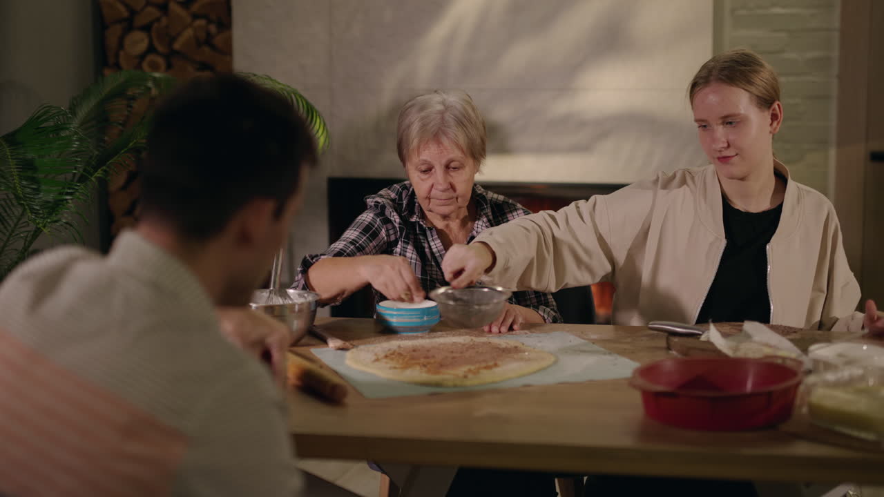 가족 들 이 함께  을 는 것