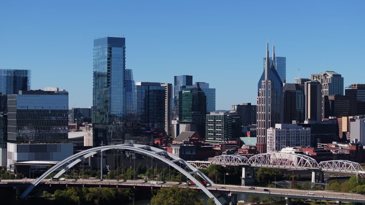 Drone Ascends Above Downtown Nashville Skyline. Scenic Cityscape