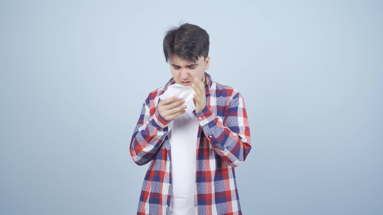 재채기하는 남자, 환자.