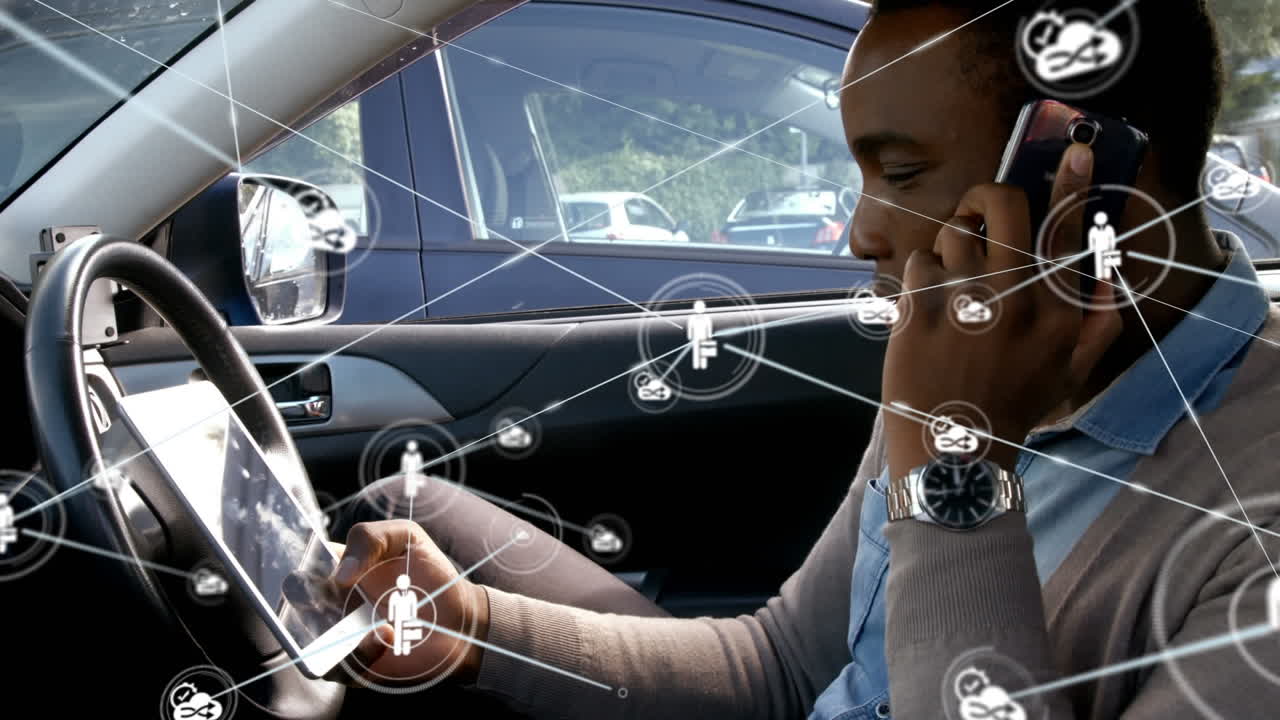 red de conexiones contra un hombre con una tableta digital hablando con un teléfono inteligente en el coche