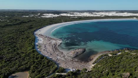 Beautiful-Wylie-Bay-Rock-Beach-in-Western-Australia-with-clear-water-and-coral-reef