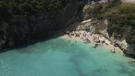 Destino-Turístico-De-Zakynthos---Playa-De-Azufre-Xigia,-Isla-Griega-En-El-Mar-Jónico,-Grecia