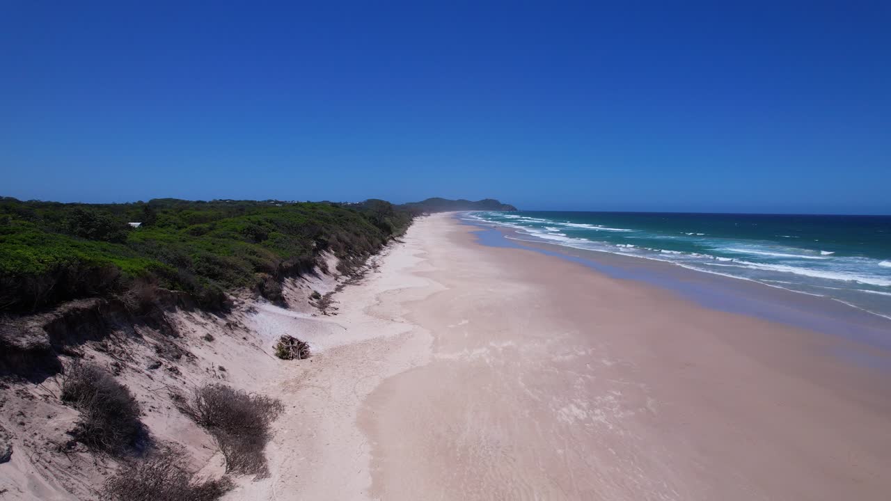 Sandstrände von Tallow Beach im Arakwal-Nationalpark in Byron Bay, New South Wales, Australien. Luftaufnahme