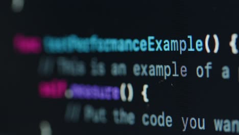 primer plano del código informático en un monitor