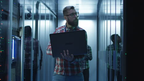 it professionals working in a data center