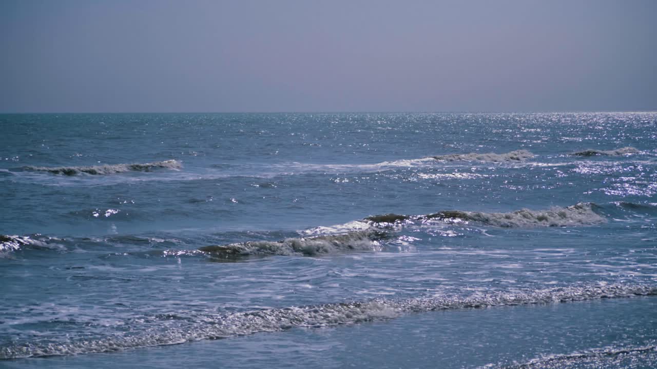 푸른 바다에 파도