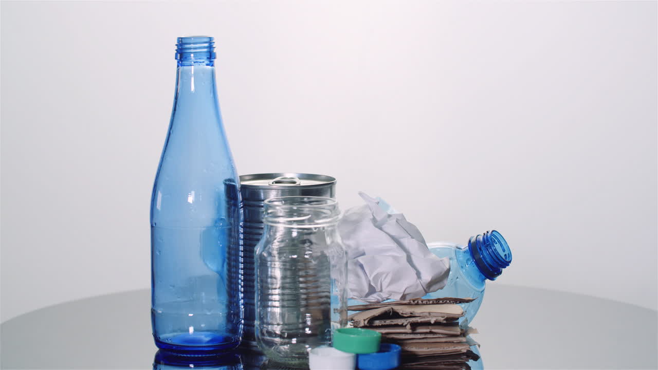 검은 배경 1에 의료 알약 약물의 물집