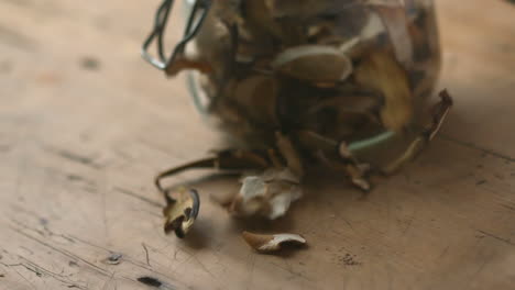 loose tea falling on table