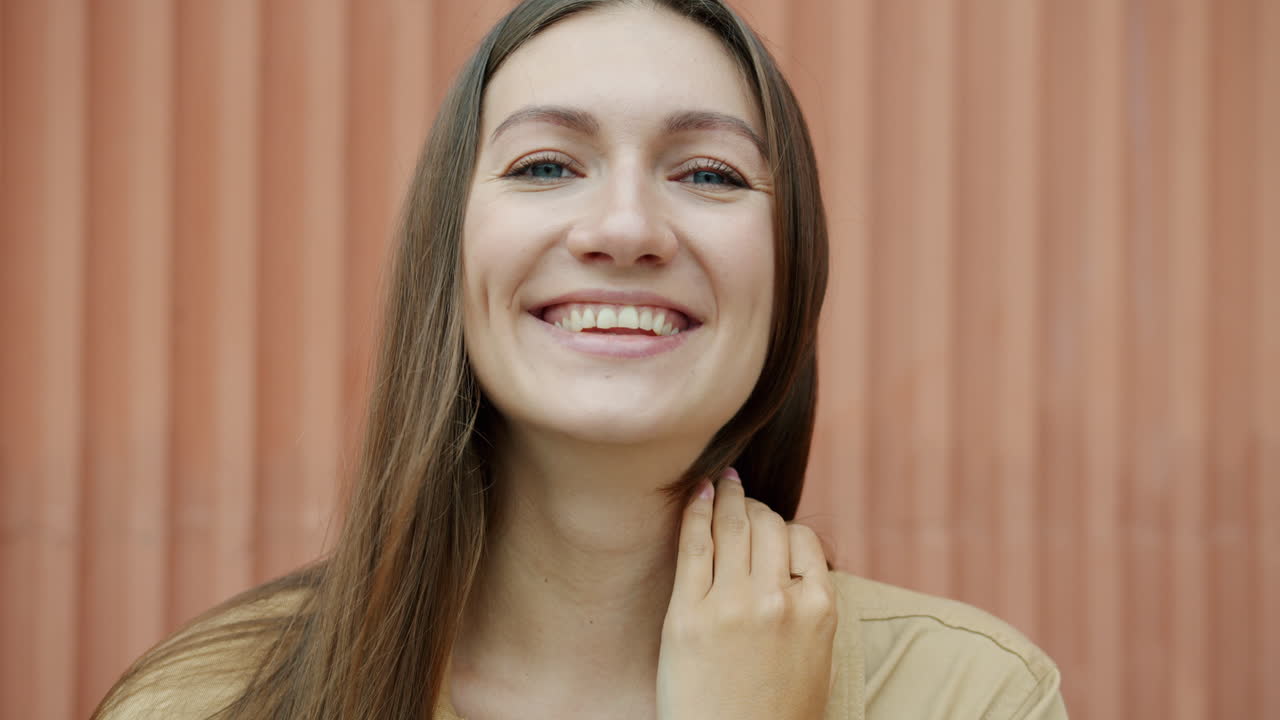 retrato de una mujer feliz