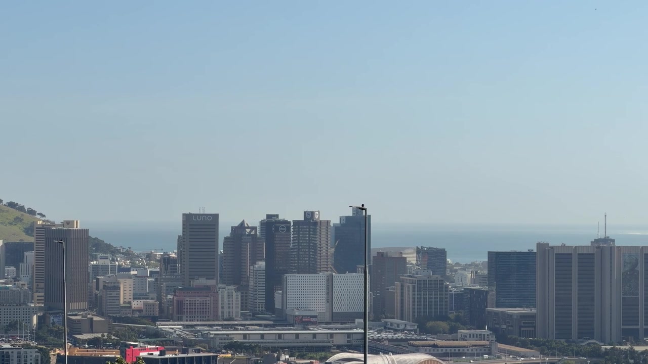 Centro da Cidade do Cabo em um dia claro e ensolarado.