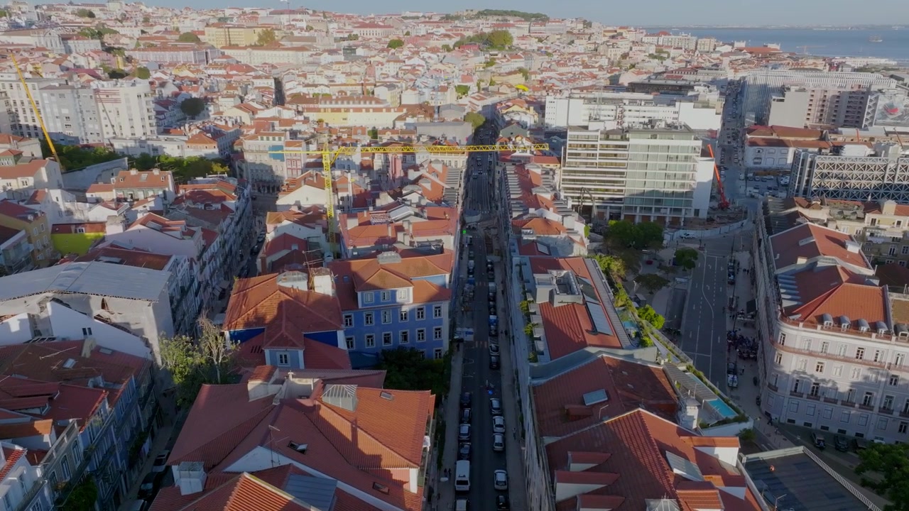 Ripresa con drone da Santos, Lisbona.