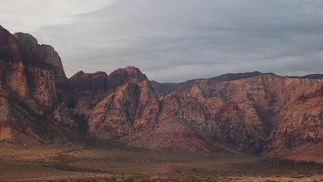 red rock mountains in panoramic view using carl zeiss vintage lens