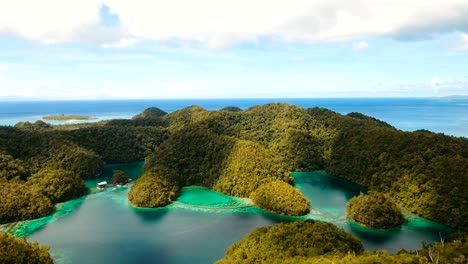vista aérea de la laguna tropical, el mar, la playa, la isla tropical, siargao, filipinas