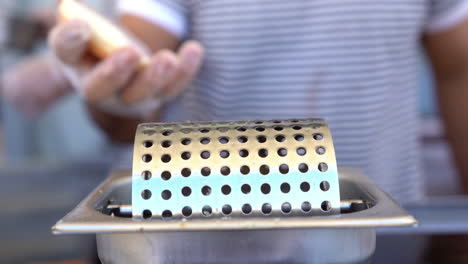 Preparing-the-bun-for-roast-on-the-grill---close-up