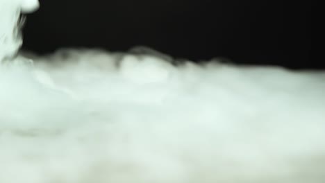 cubierta de niebla de nubes de humo de hielo seco realista