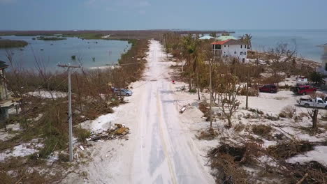 uma antena sobre a destruição causada pelo furacão irma perto de florida keys 2