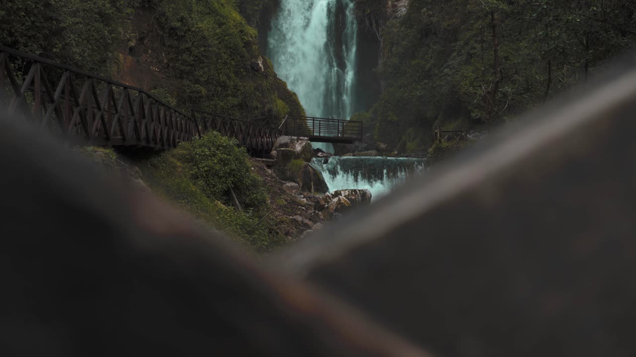 vista de las cascadas de peguche en otavalo