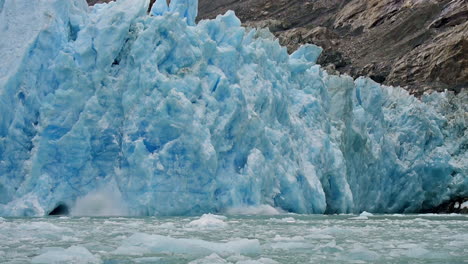 la cámara lenta del glaciar dawes en alaska sugiere el calentamiento global