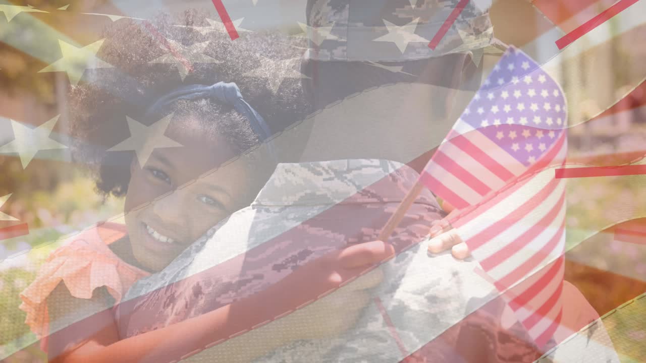 animación de la bandera de américa soplando sobre una sonriente niña afroamericana abrazando al padre soldado