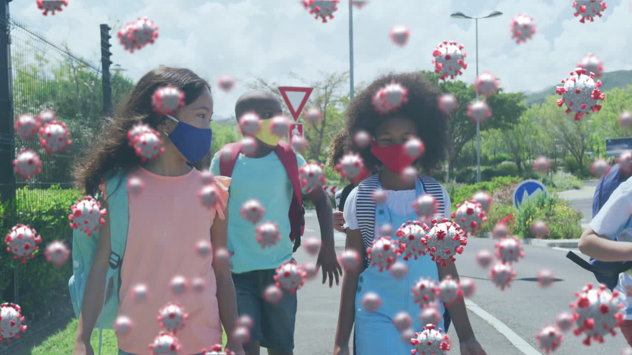 떠다니는 코로나19 세포와 학교로 가는 학교 아이들이 마스크를 쓰고 있는 애니메이션
