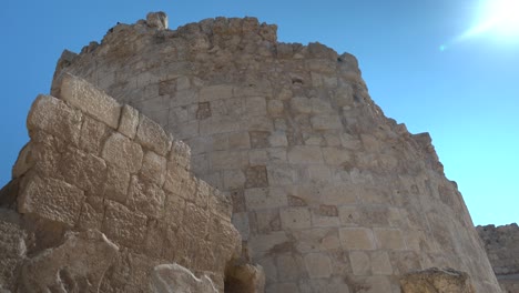 hallazgo de ruinas arqueológicas de la antigua muralla en herodium israel