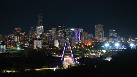 Paisaje-Urbano-De-Edmonton-En-La-Noche-En-Verano