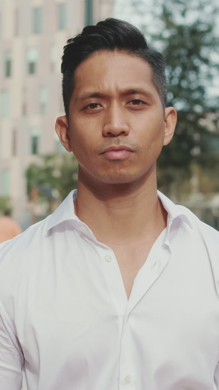 셔츠를 입은 남자의 초상화