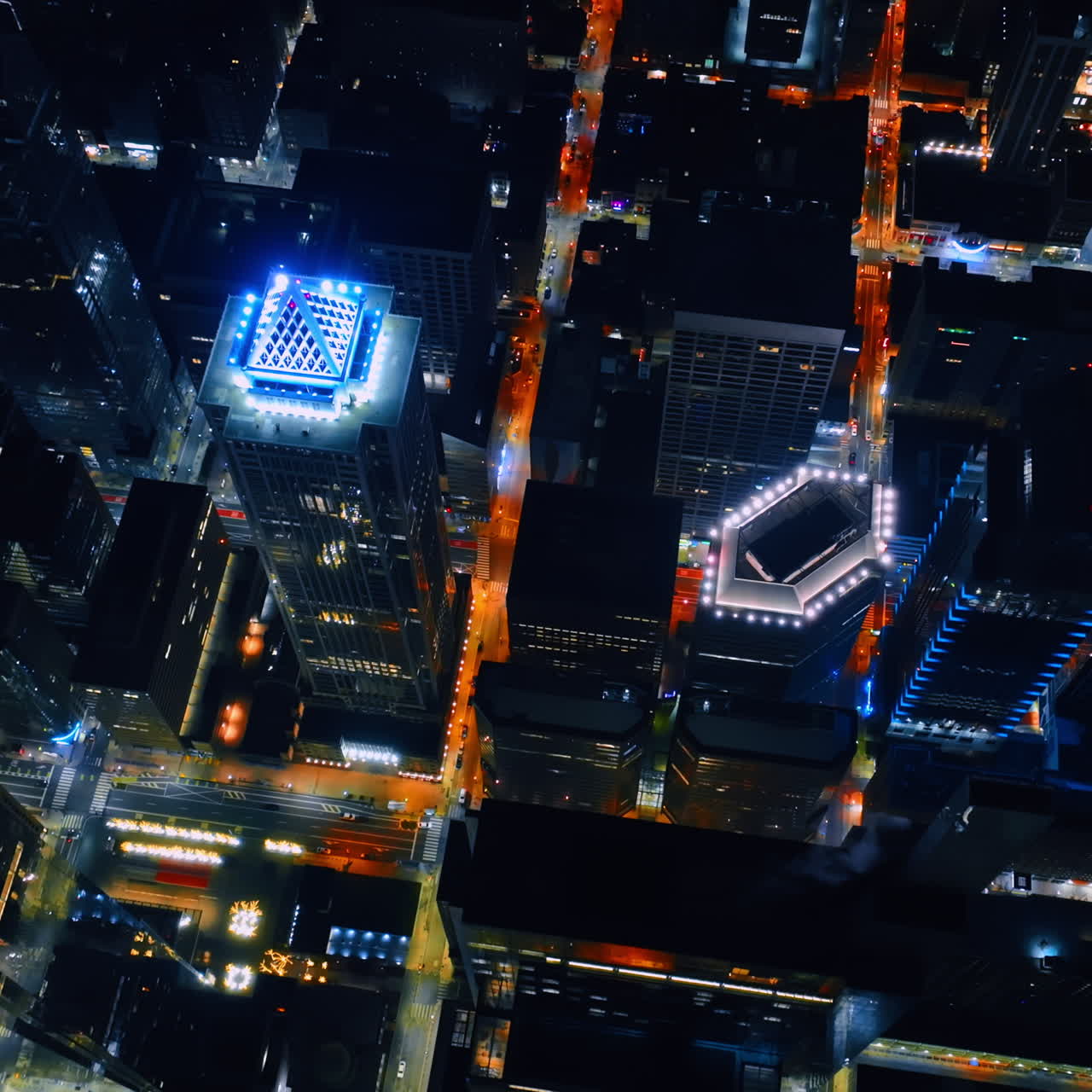 Stunning view on the metropolis at night lit with street and traffic lights. Scenery of Philadelphia, Pennsylvania, USA.