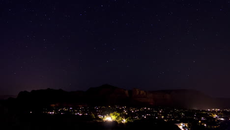 Schöner-Sonnenuntergang-Und-Nachthimmel-über-Sedona,-Arizona