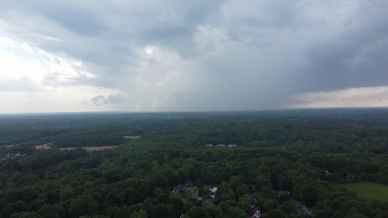 fuertes lluvias, tormenta de primavera en carolina del norte