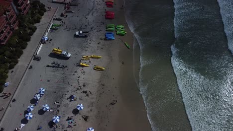 vista aérea de kayaks en las costas de la jolla
