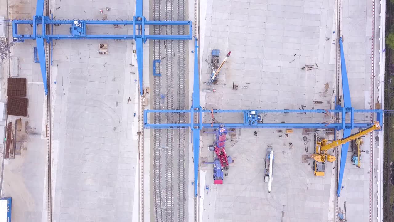 vista aérea del sitio de construcción del ferrocarril