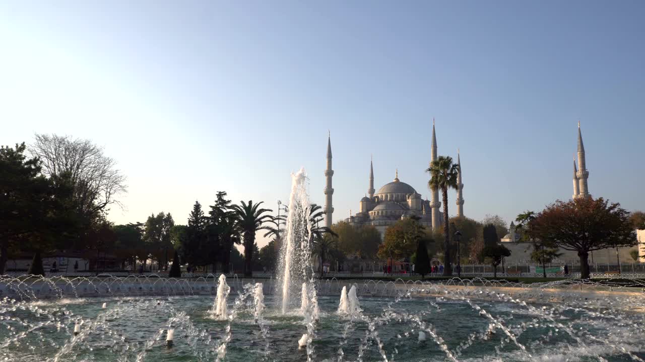 mezquita del sultán ahmet temprano en la mañana