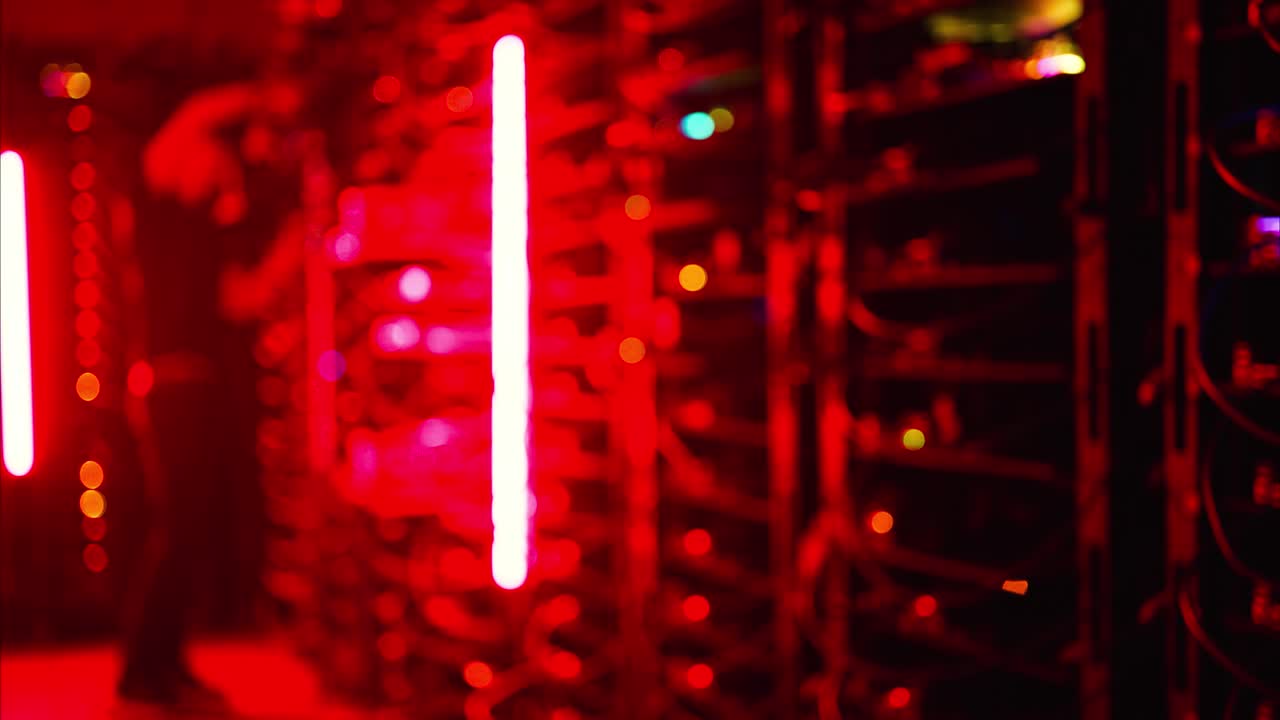 Alert signal with flashing red lights in a server room