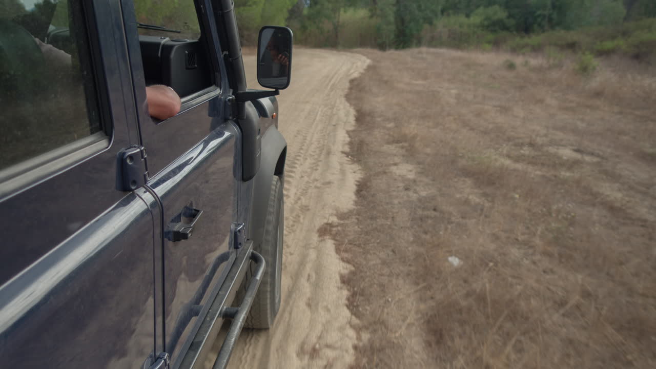 lado land rover dji4j 08