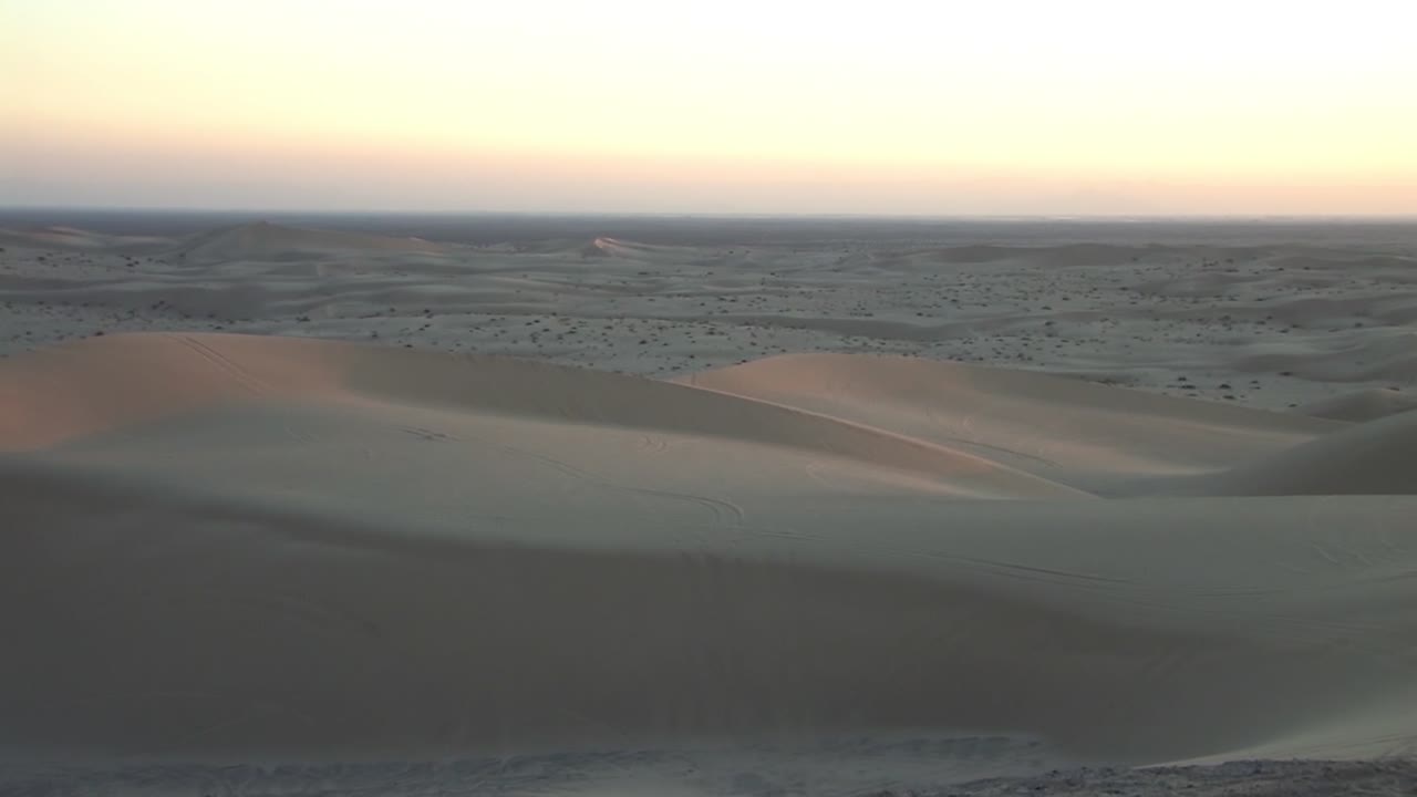 toma panorámica de las dunas de algodones del norte en california en el sol vespertino-1