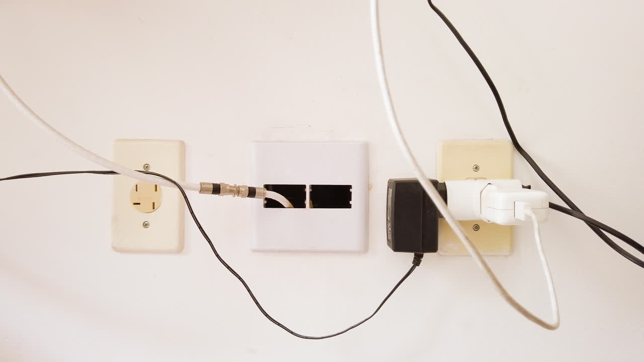 잘못 설치된 전기 배선, 단락 및 집안 화재 위험