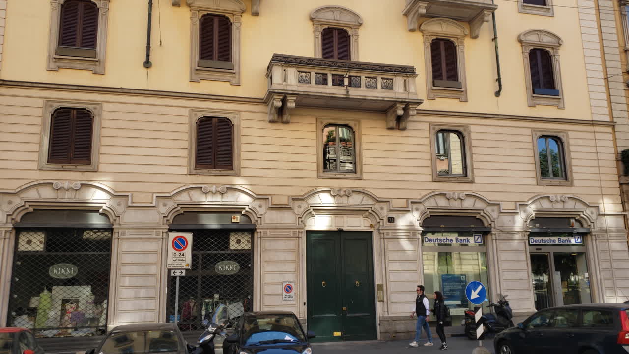 ряд квартир в городе