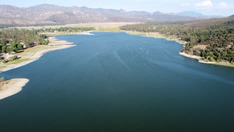 Majestuoso-Paisaje-Del-Lago-Hemet,-California