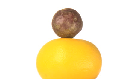 fruta de la pasión y naranja