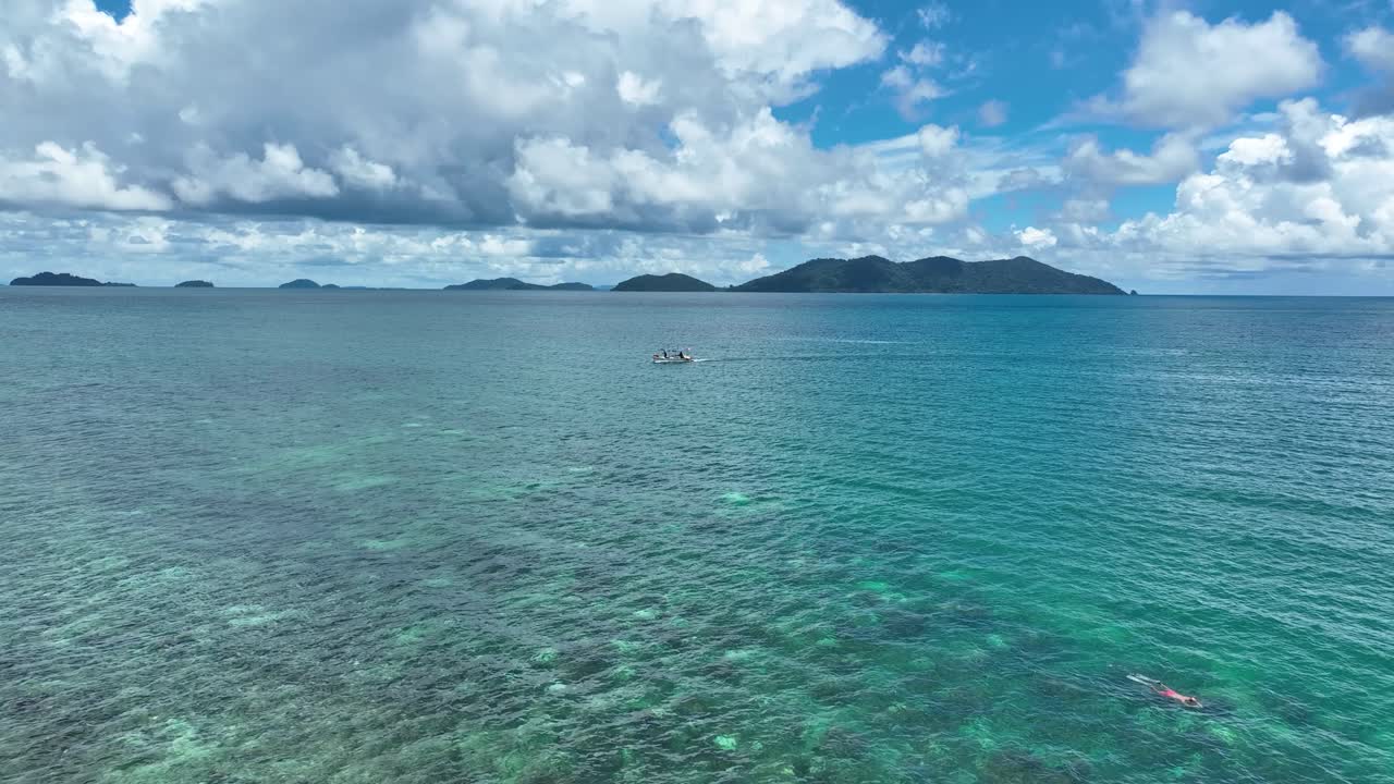 Longtail Fishing Vessel, Traditional Vessel Transportation, Island Job