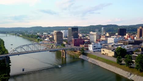 Aerial-Push-into-Charleston-West-Virginia