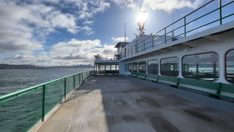 transporte marítimo en ferry de pasajeros