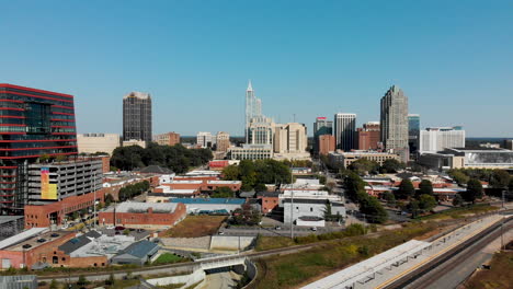 reveladora toma de drones del centro de raleigh, carolina del norte