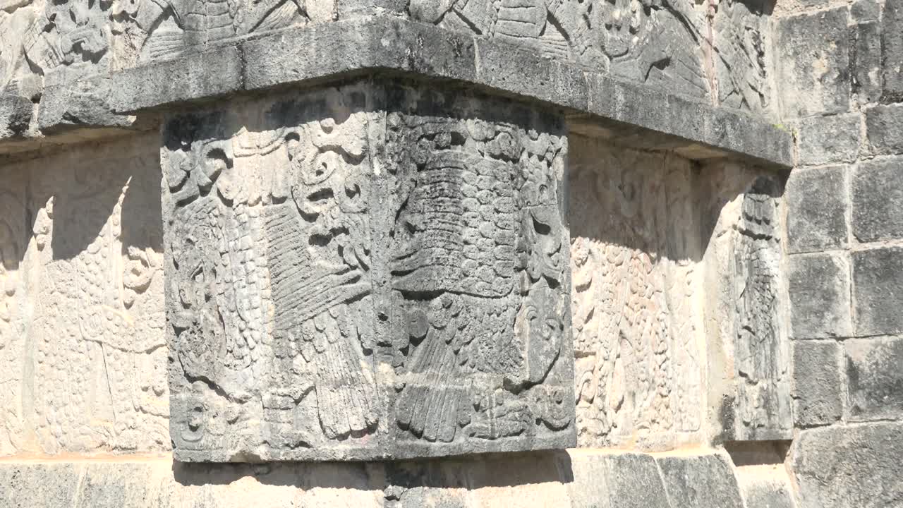 águilas y jaguares plataforma chichen itza yucatan méxico