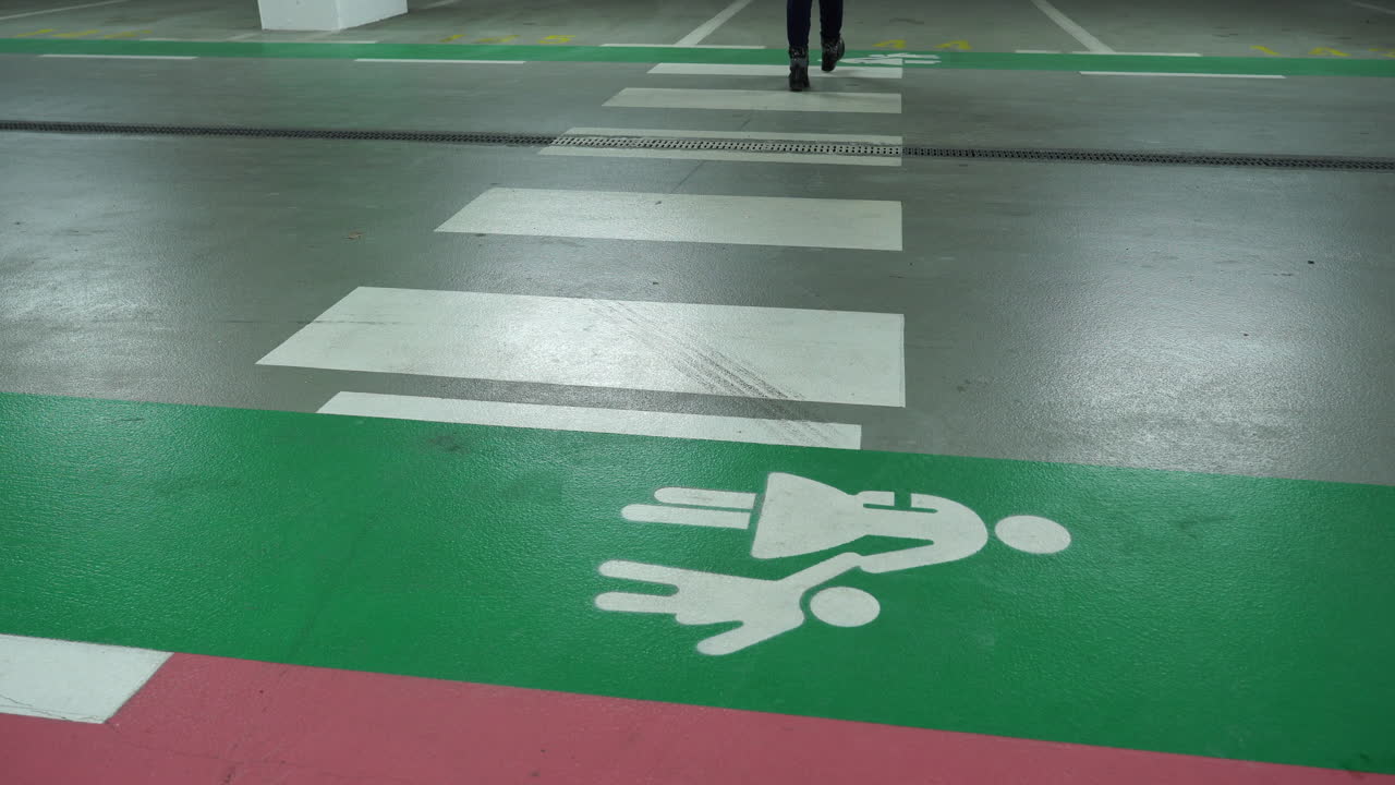 쇼핑몰 차고에서 걷기