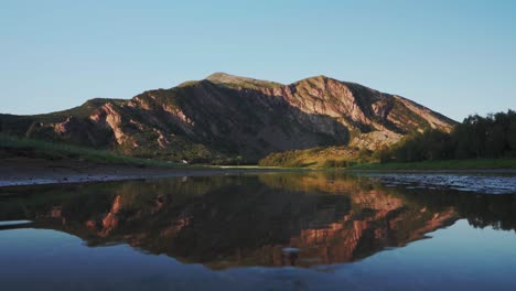 Beautiful-Reflection-Of-Mountain-In-The-Water